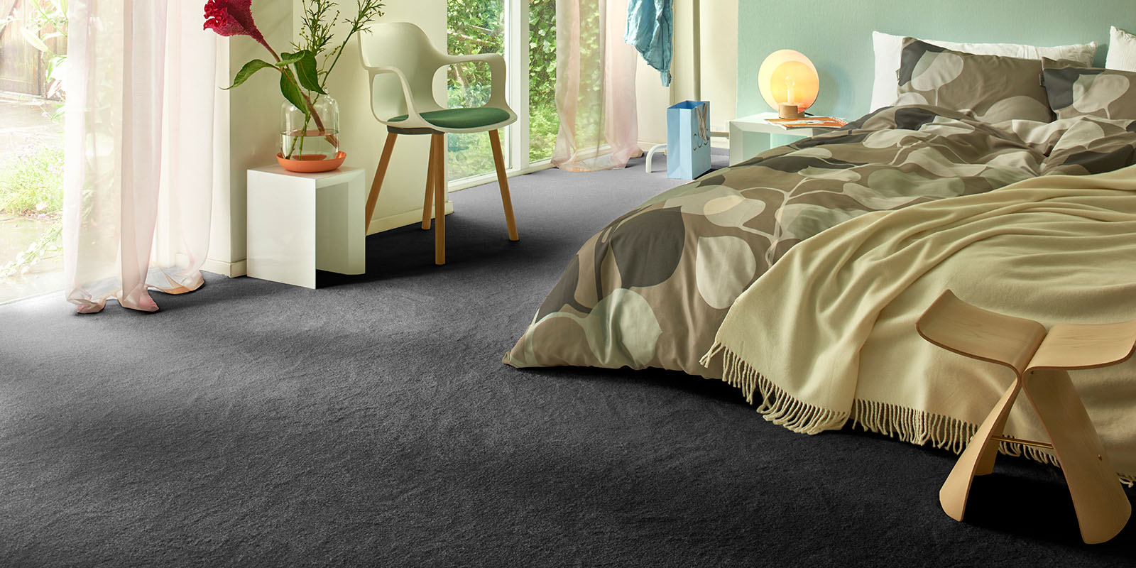 Sedna® Carpet - Kai 97 - Anthracite - Bed